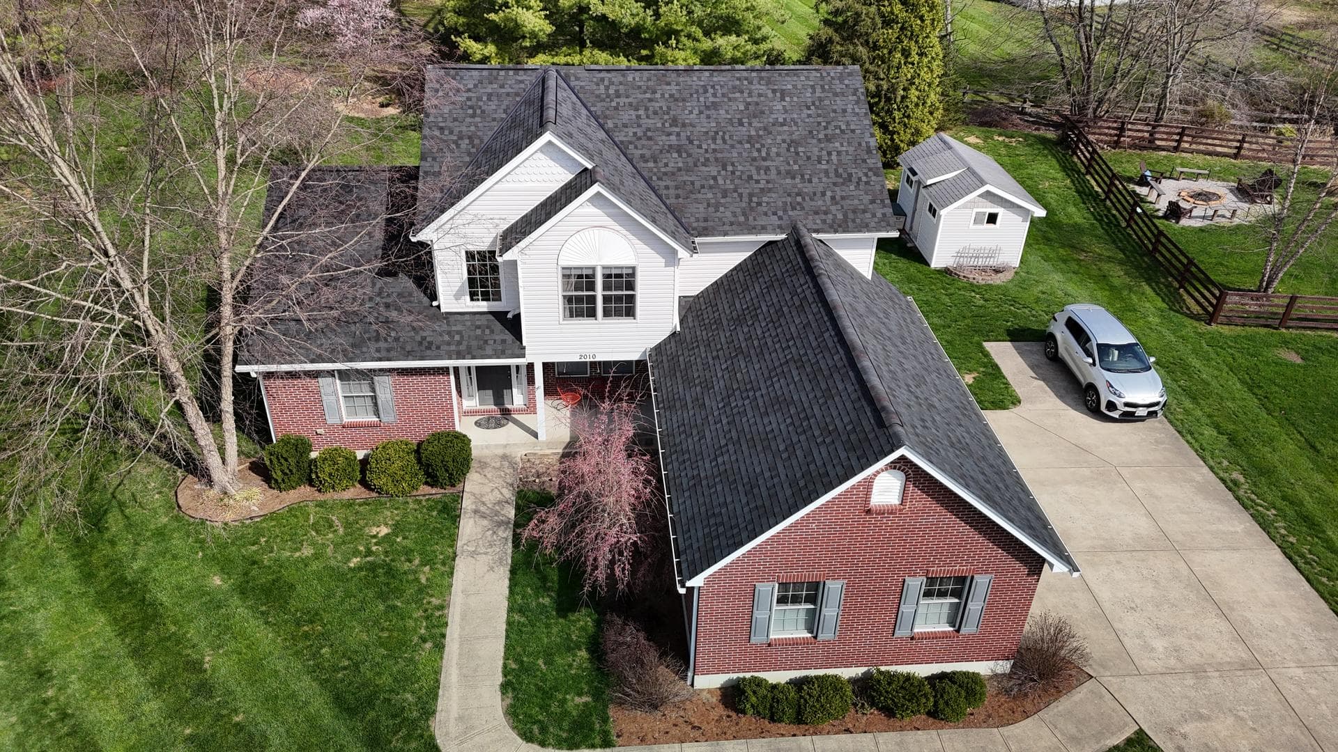 Residential roofing project